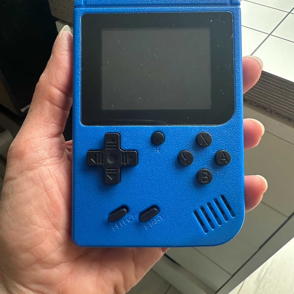 Nintendo Blue Retro-Style Handheld Gaming Console 400 games in 1